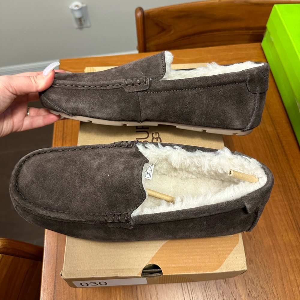 NIB UGG Tipton Loafer sz.12 men’s chocolate brown